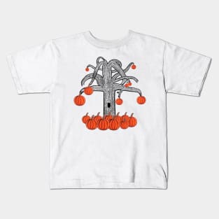 Simple Dark Tree With Pumpkins, Spooky Tree With Pumpkins Kids T-Shirt